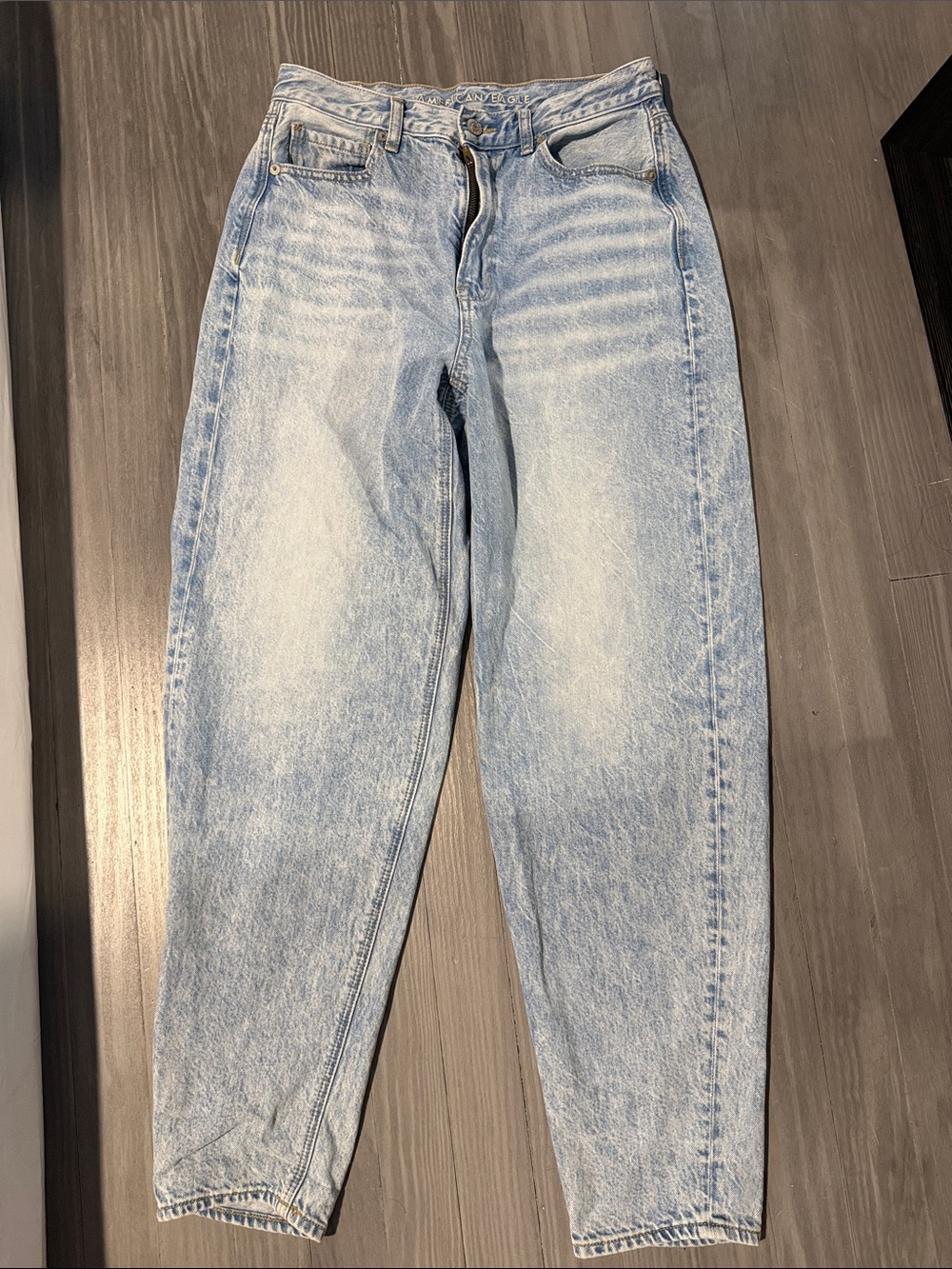 American Eagle Light Wash women’s Jeans - High Rise Long Straight Fit